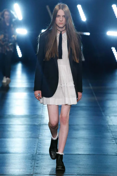 Look 44